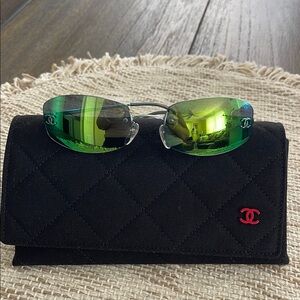 CHANEL Green Sunglasses with Black Case